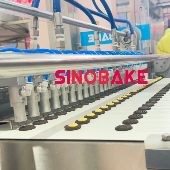 在线夹心饼干生产线